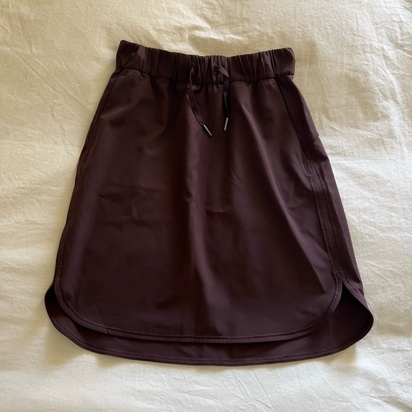 Lululemon On The Fly Skirt - Picture 2 of 4